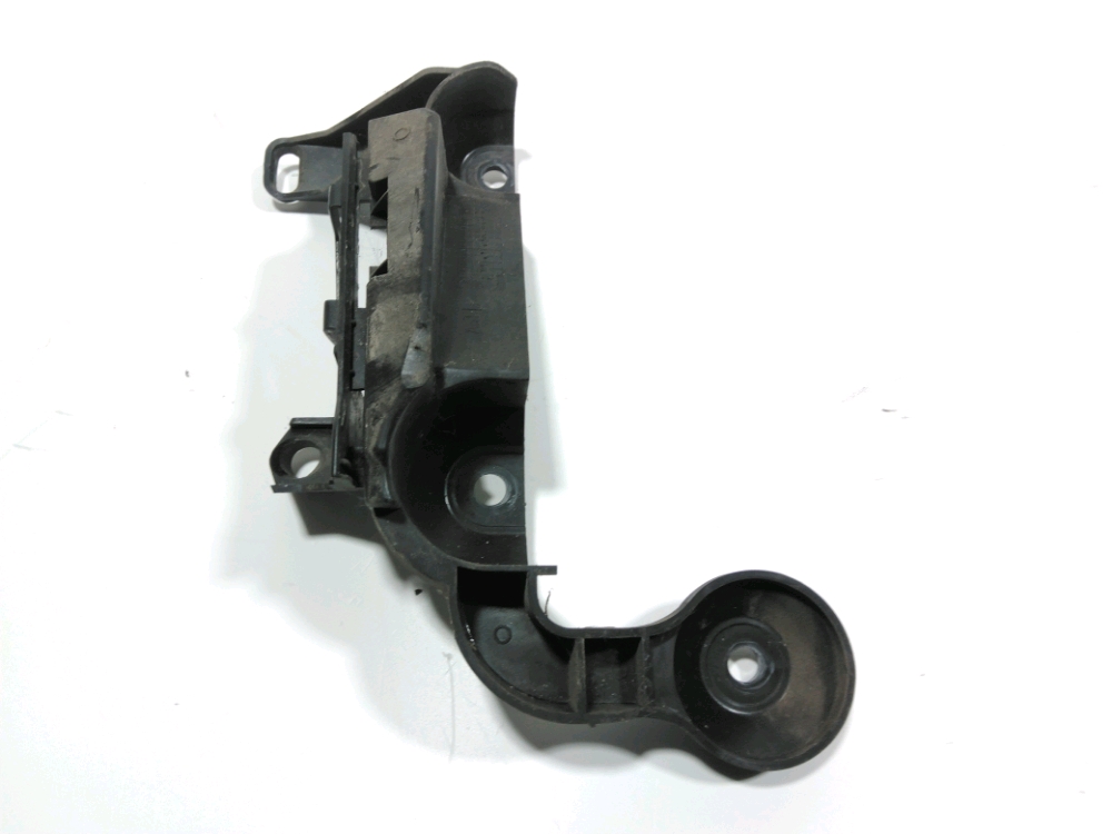 Support droit de pare-choc arrière