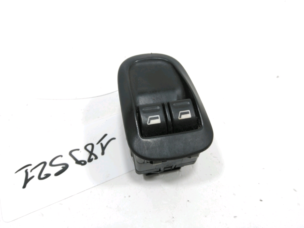 Commande lève-vitre avant gauche