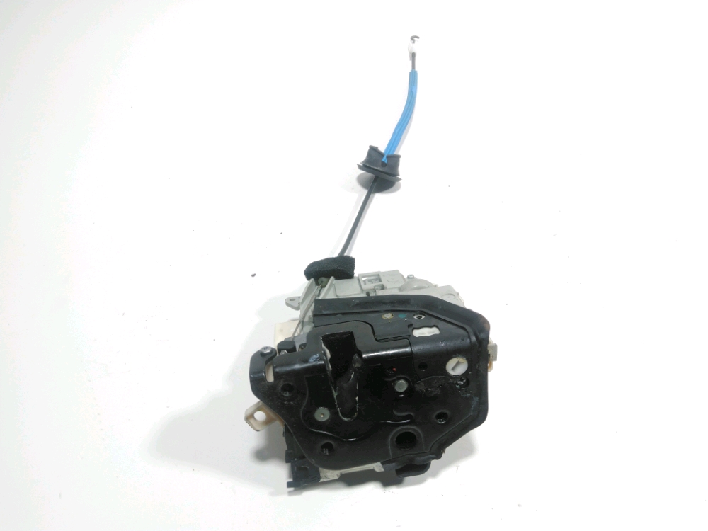 Serrure de porte avant droite