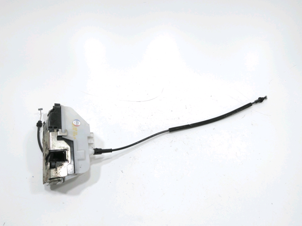 Serrure de porte avant gauche