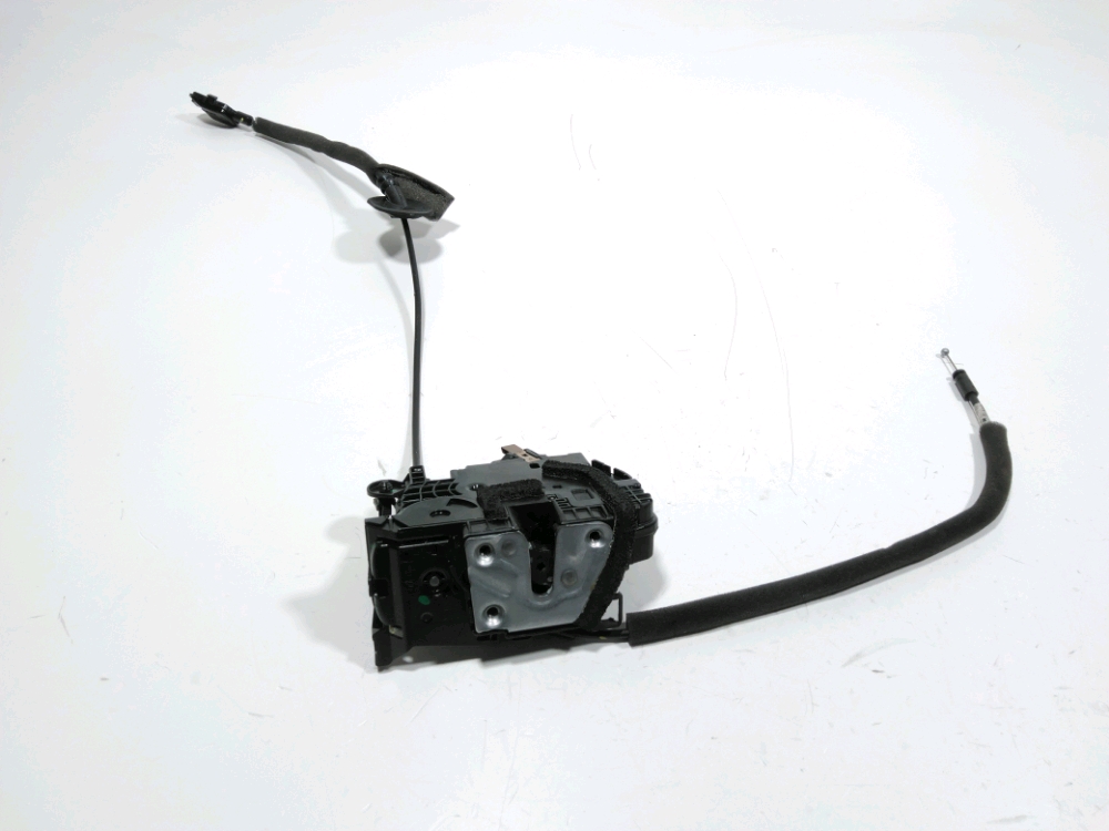 Serrure de porte avant droite