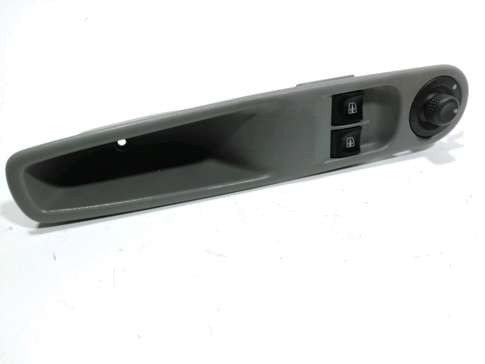 Commande lève-vitre avant gauche