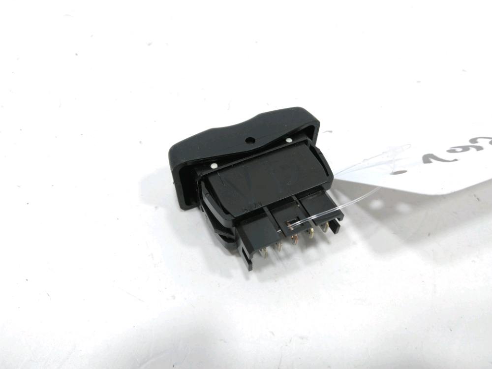 Commande lève-vitre avant droit