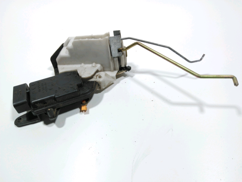 Serrure de porte avant droite