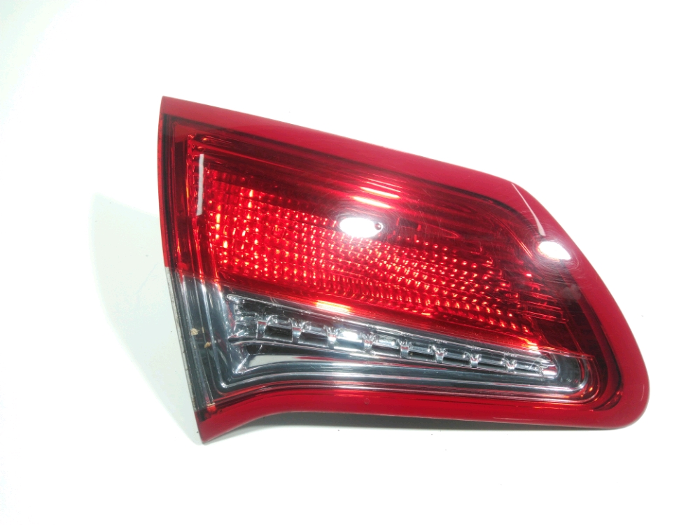 Feu arrière intérieur gauche