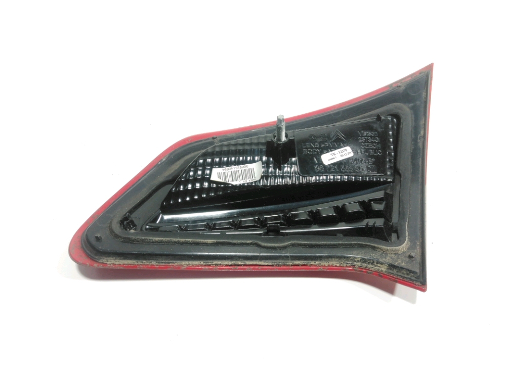 Feu arrière intérieur gauche