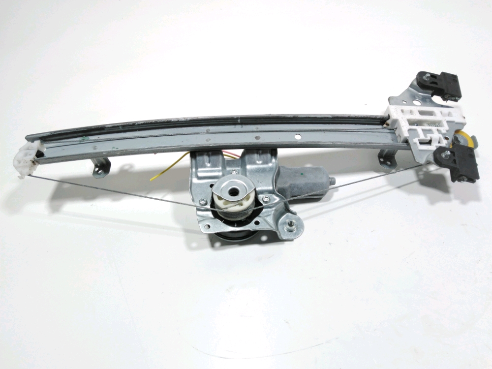 Lève-vitre électrique avant droit