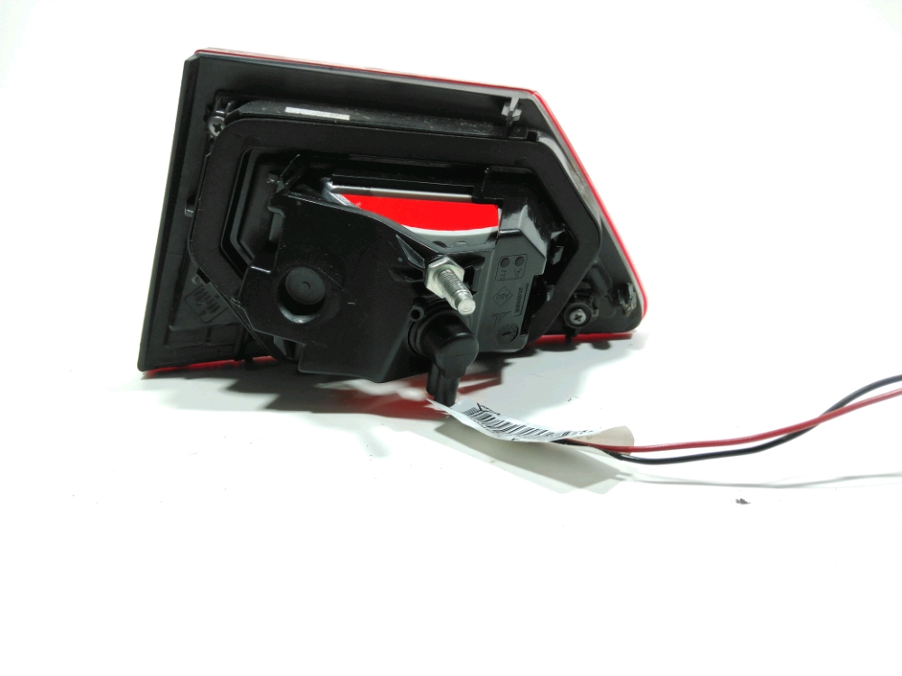 Feu arrière intérieur gauche