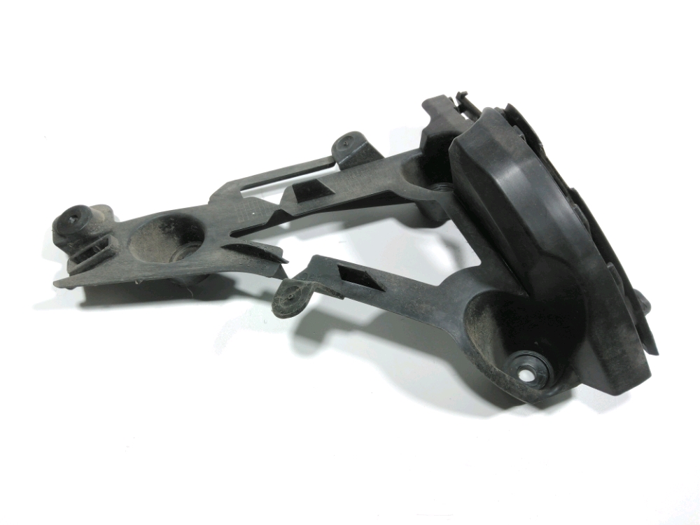 Support droit de pare-choc arrière