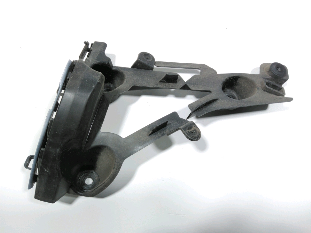 Support gauche de pare-choc arrière