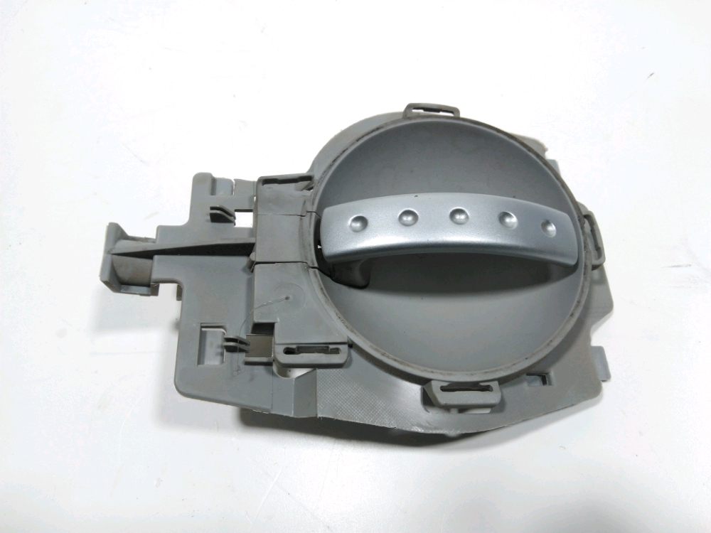 Poignee interieure porte arriere droite