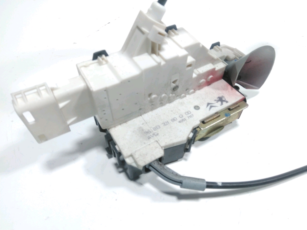 Serrure de porte avant gauche