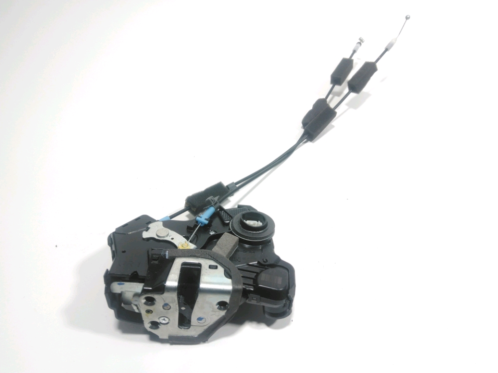 Serrure de porte avant droite