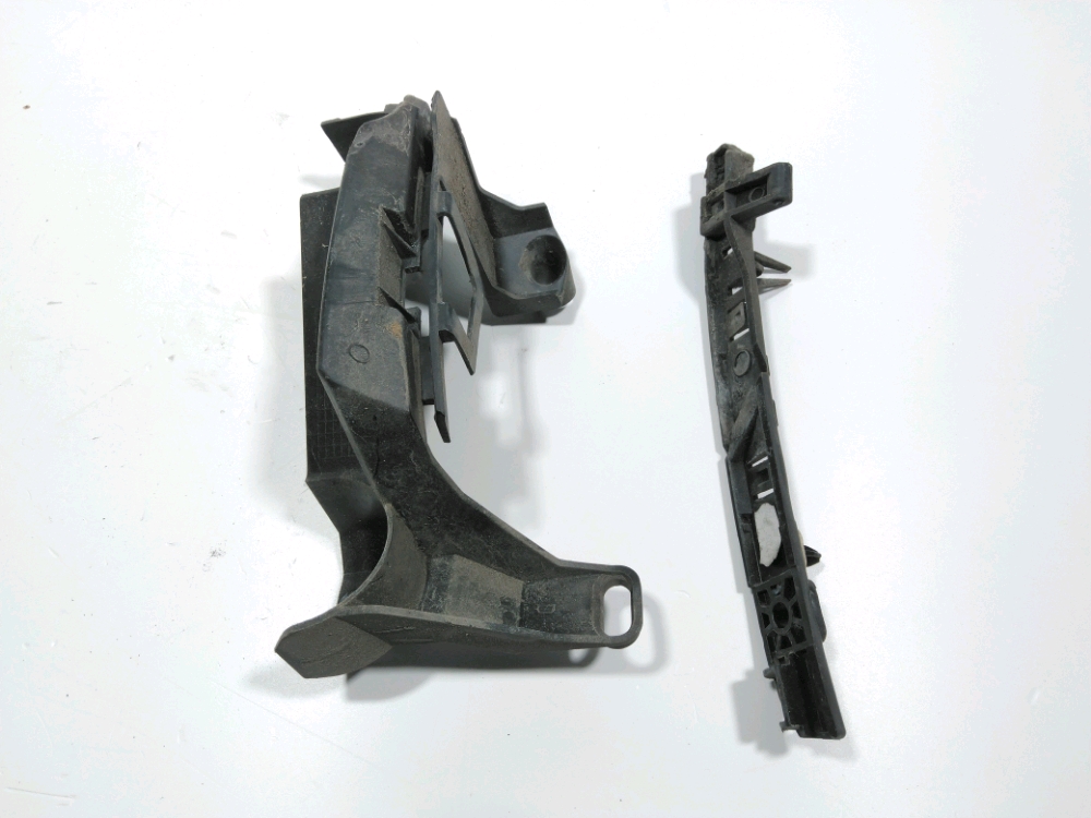 Support droit de pare-choc arrière