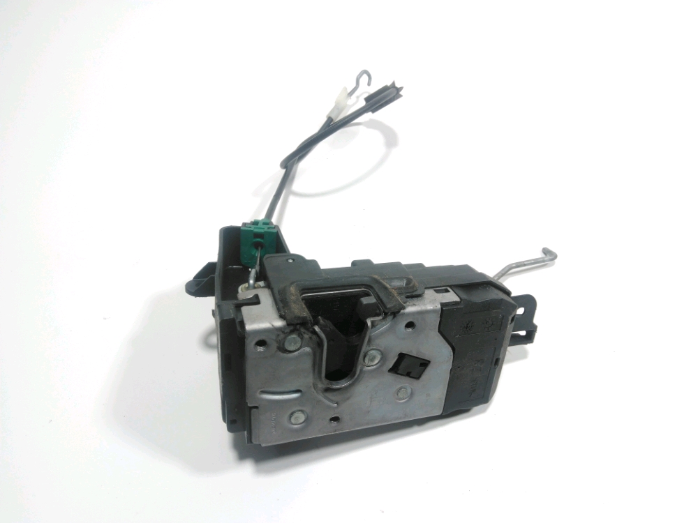 Serrure de porte avant droite