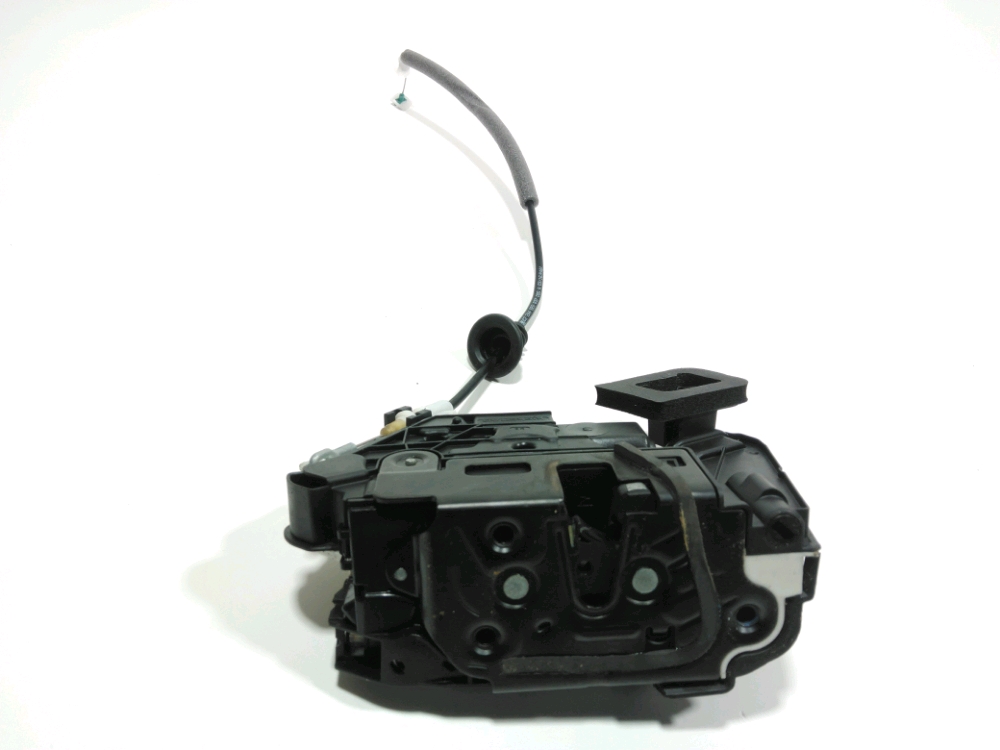 Serrure de porte avant droite