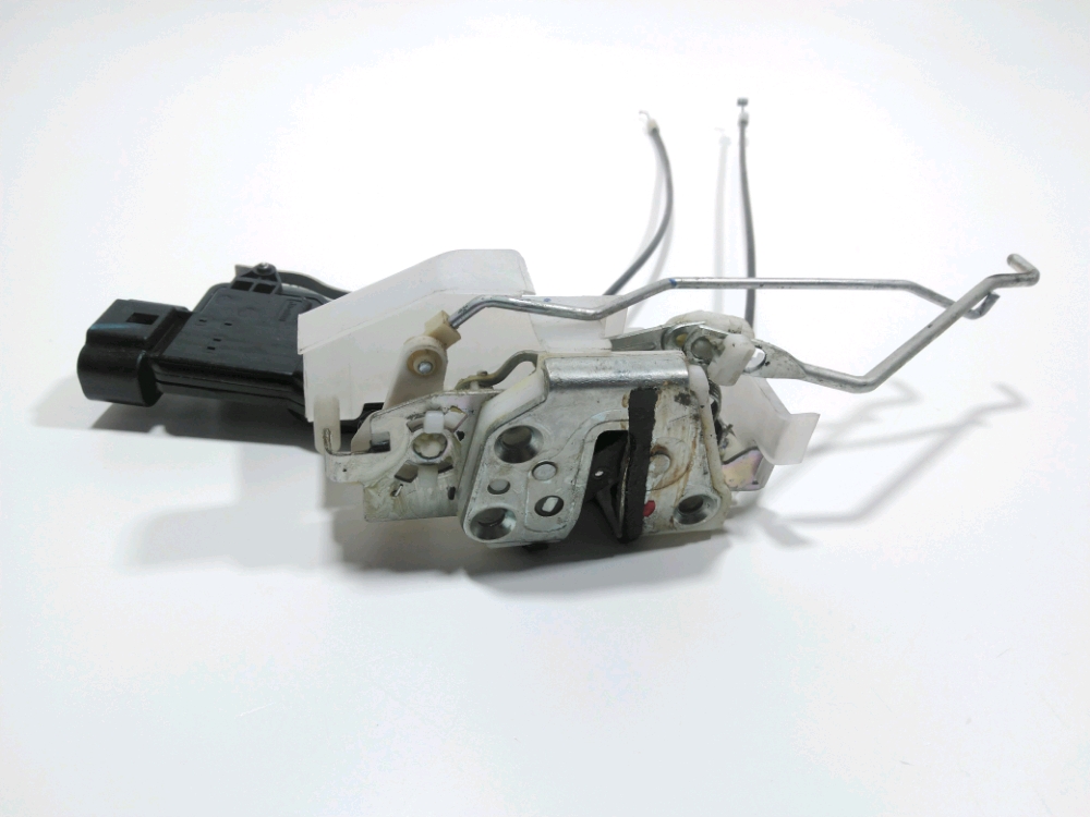 Serrure de porte avant gauche