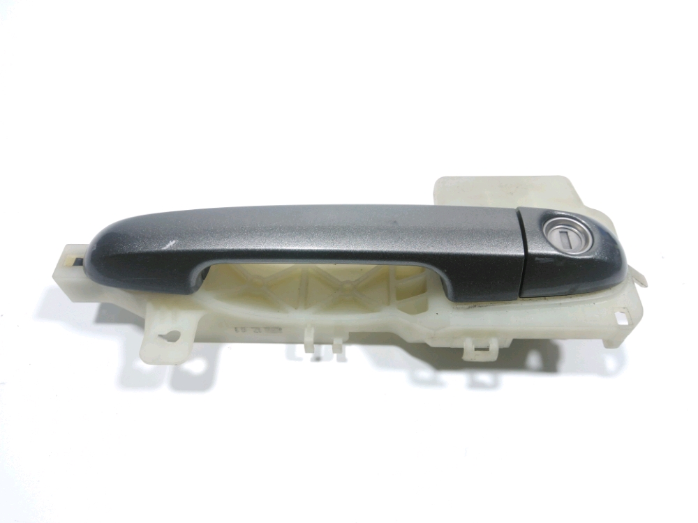 Poignee exterieure avant gauche