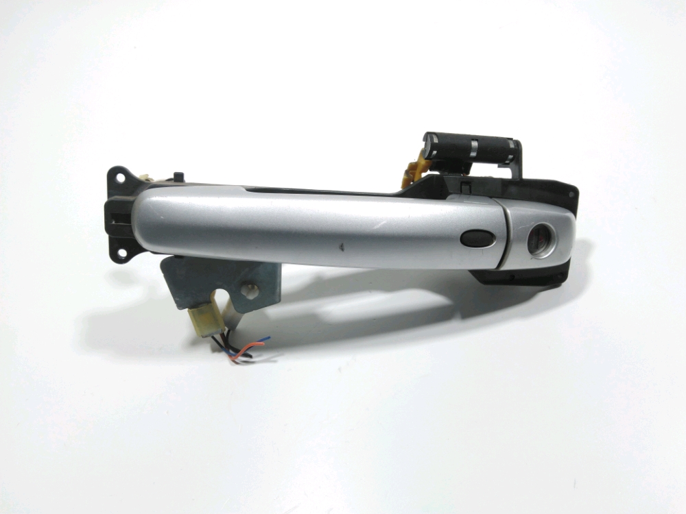 Poignee exterieure avant gauche