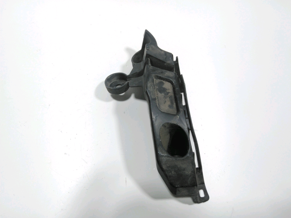 Support droit de pare-choc arrière