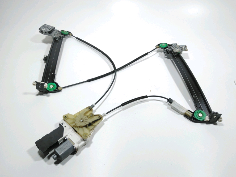 Lève-vitre électrique avant droit