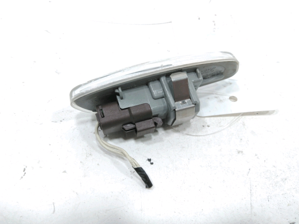 Répétiteur d'aile gauche