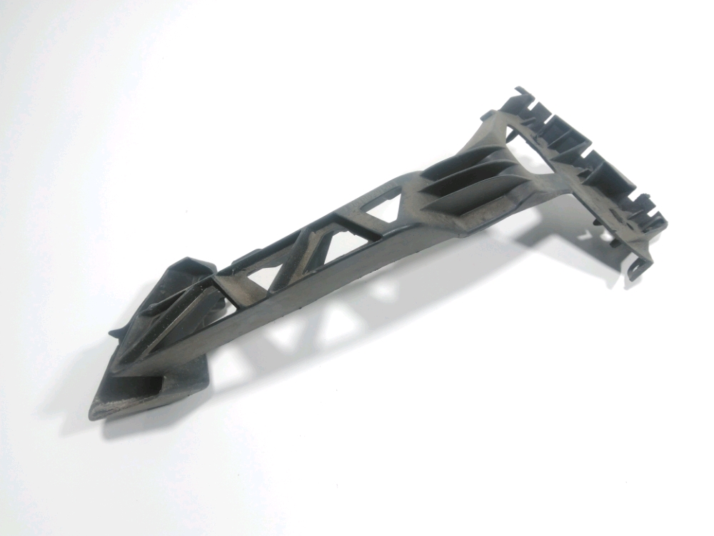 Support droit de pare-choc arrière