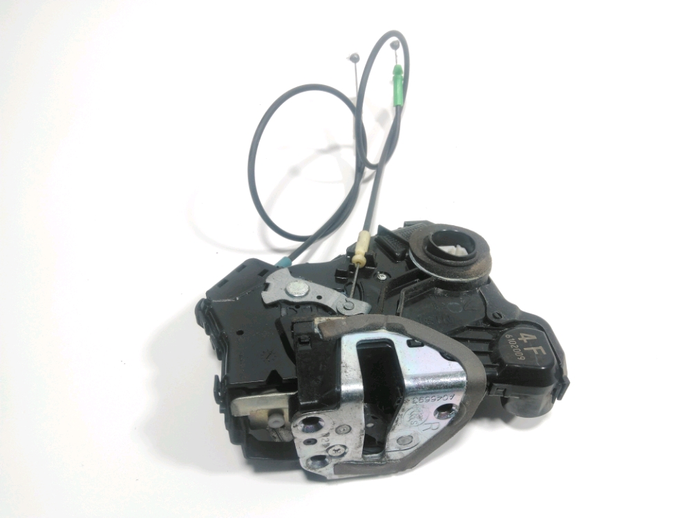 Serrure de porte avant droite