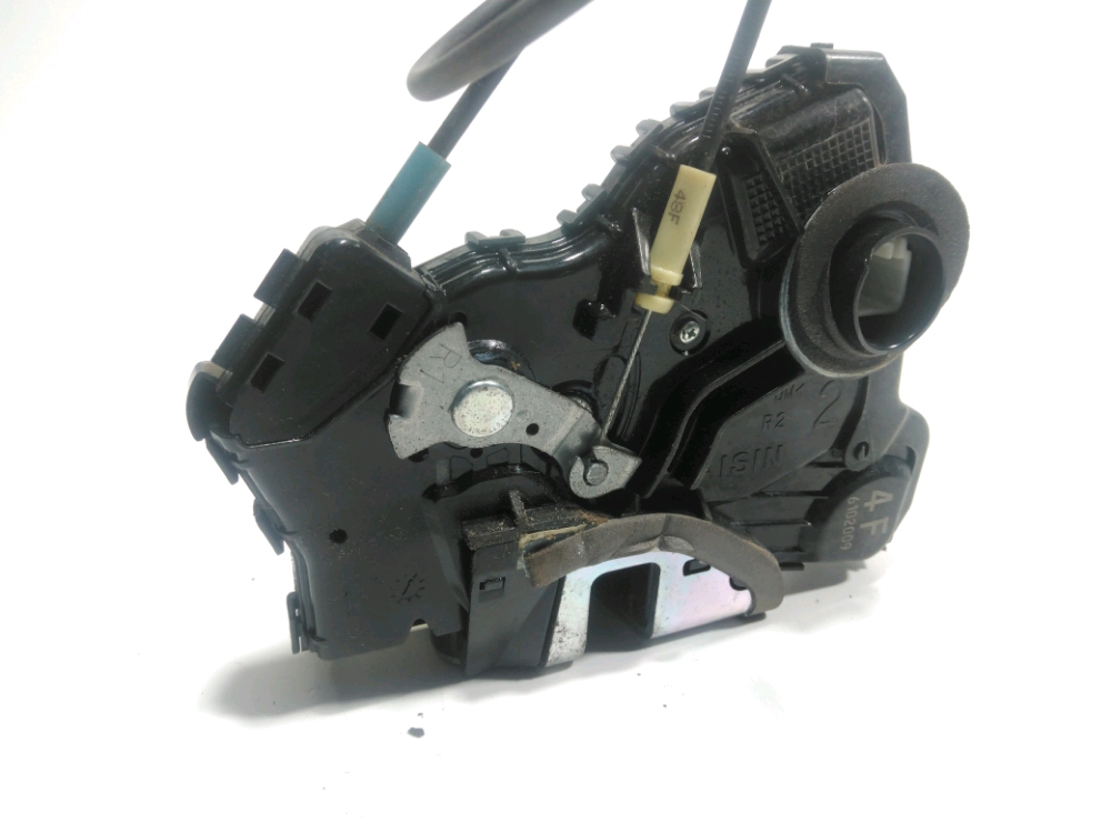 Serrure de porte avant droite