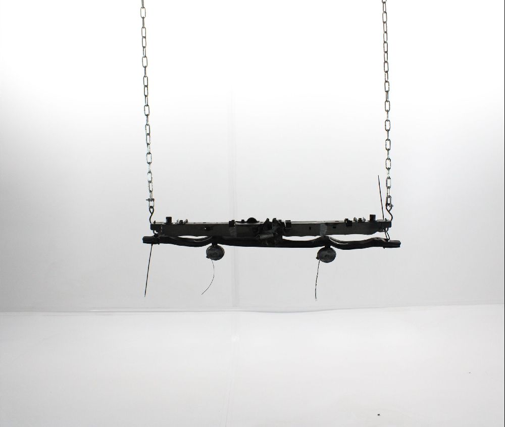 Traverse supérieure armature avant