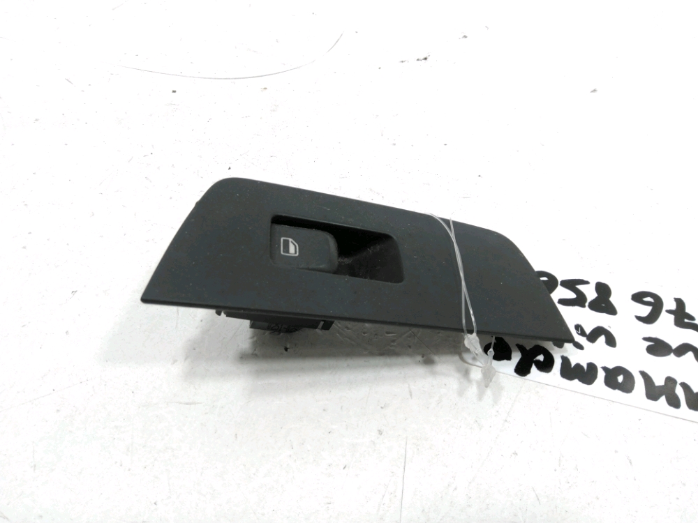 Commande leve-vitre avant droit