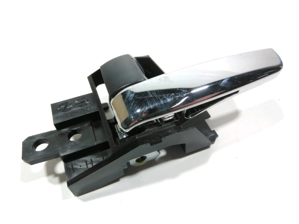 Poignée intérieure porte avant gauche