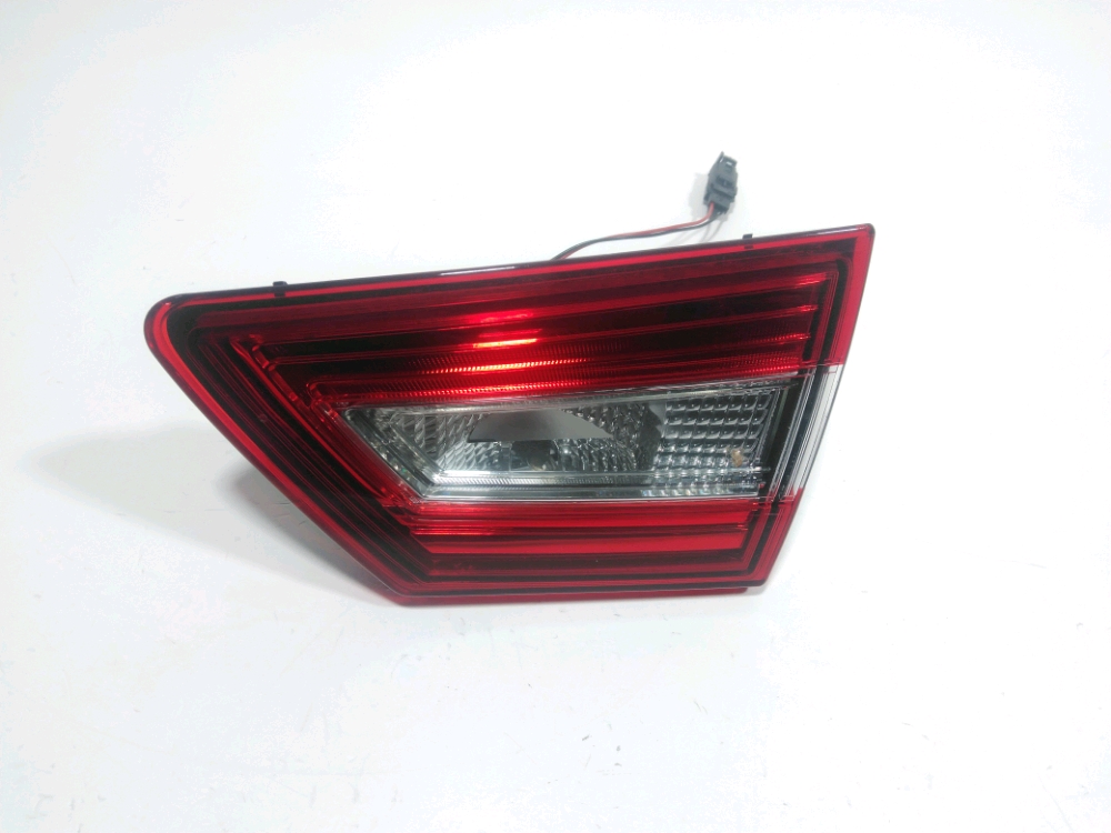 Feu arrière intérieur droit