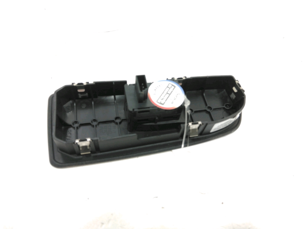 Commande lève-vitre avant droit