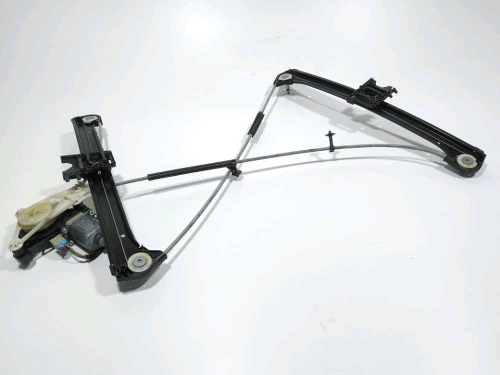 Lève-vitre électrique avant droit