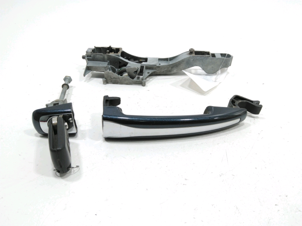 Poignée extérieure avant gauche