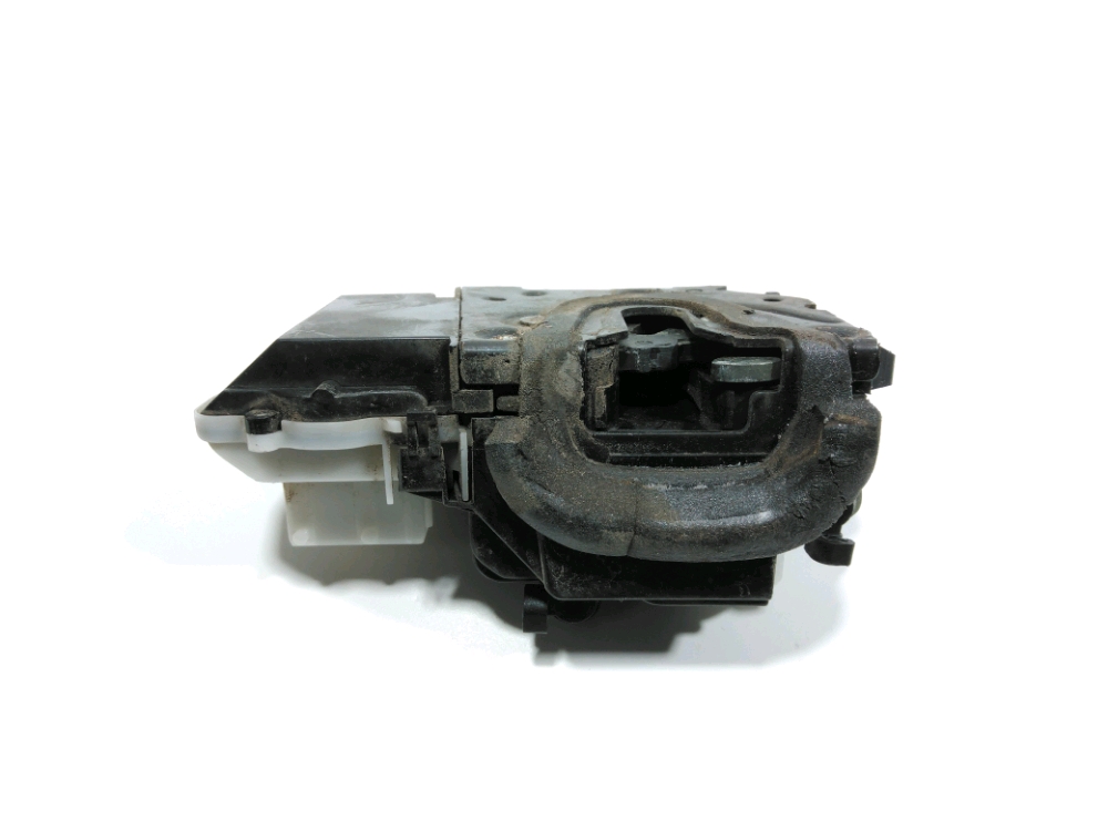 Serrure de porte avant droite