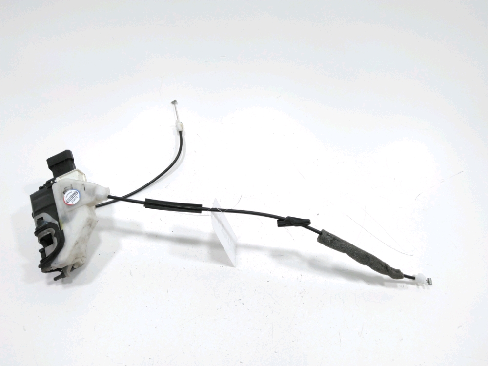 Serrure de porte avant droite