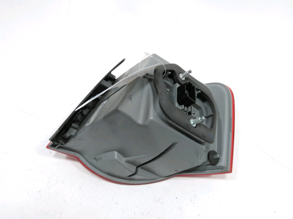 Feu arrière intérieur gauche