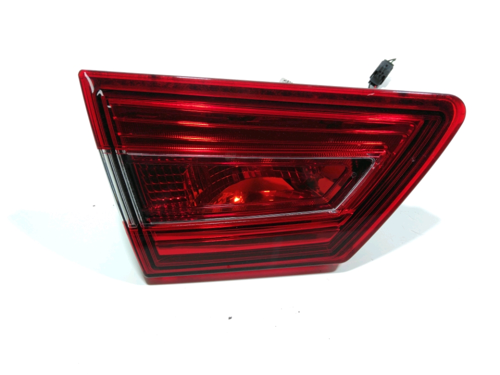 Feu arrière intérieur gauche