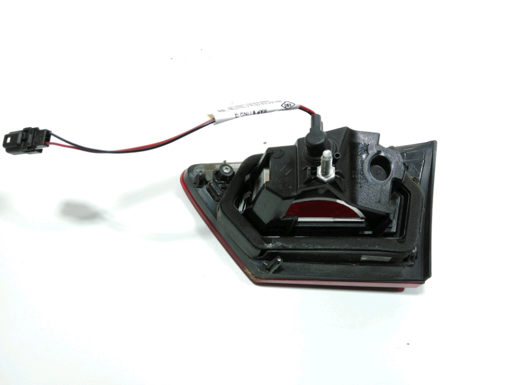 Feu arrière intérieur gauche