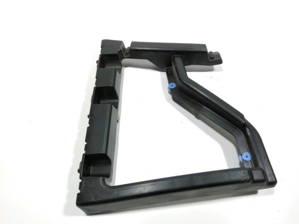 Support droit de pare-choc arrière