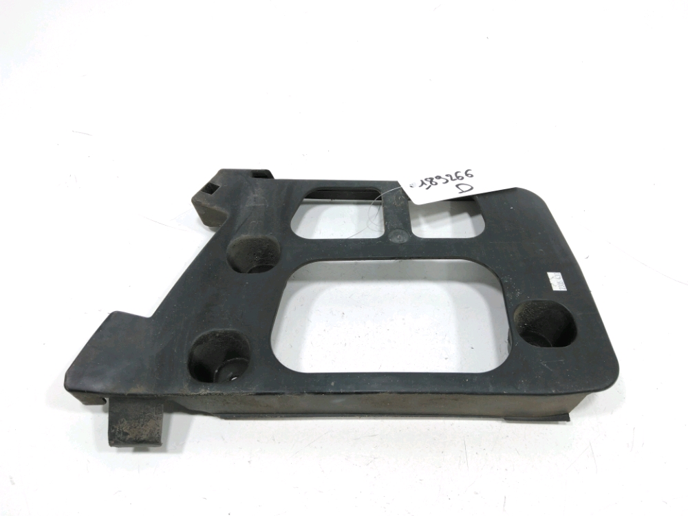 Support droit de pare-choc arrière