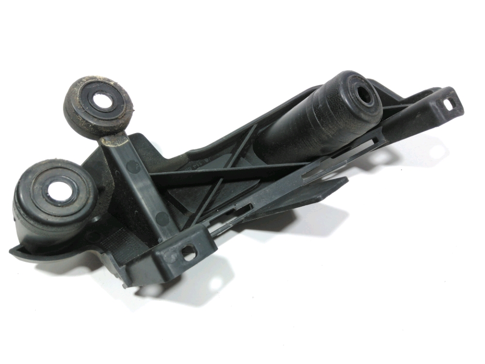 Support droit de pare-choc arrière