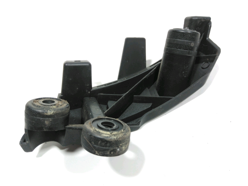 Support gauche de pare-choc arrière