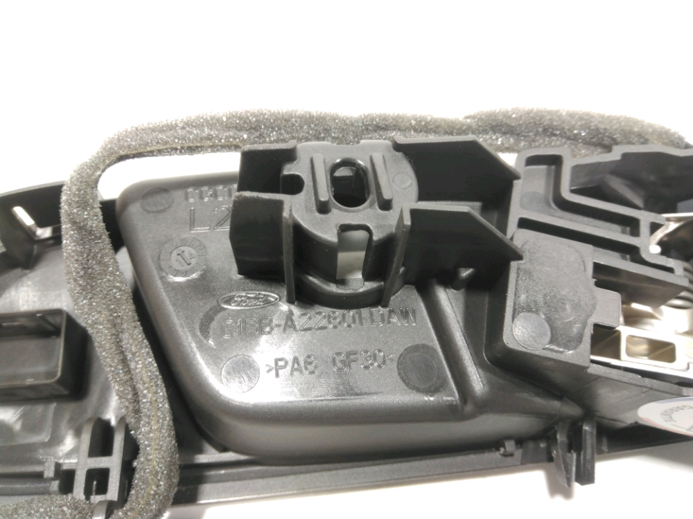 Poignée intérieure porte avant gauche