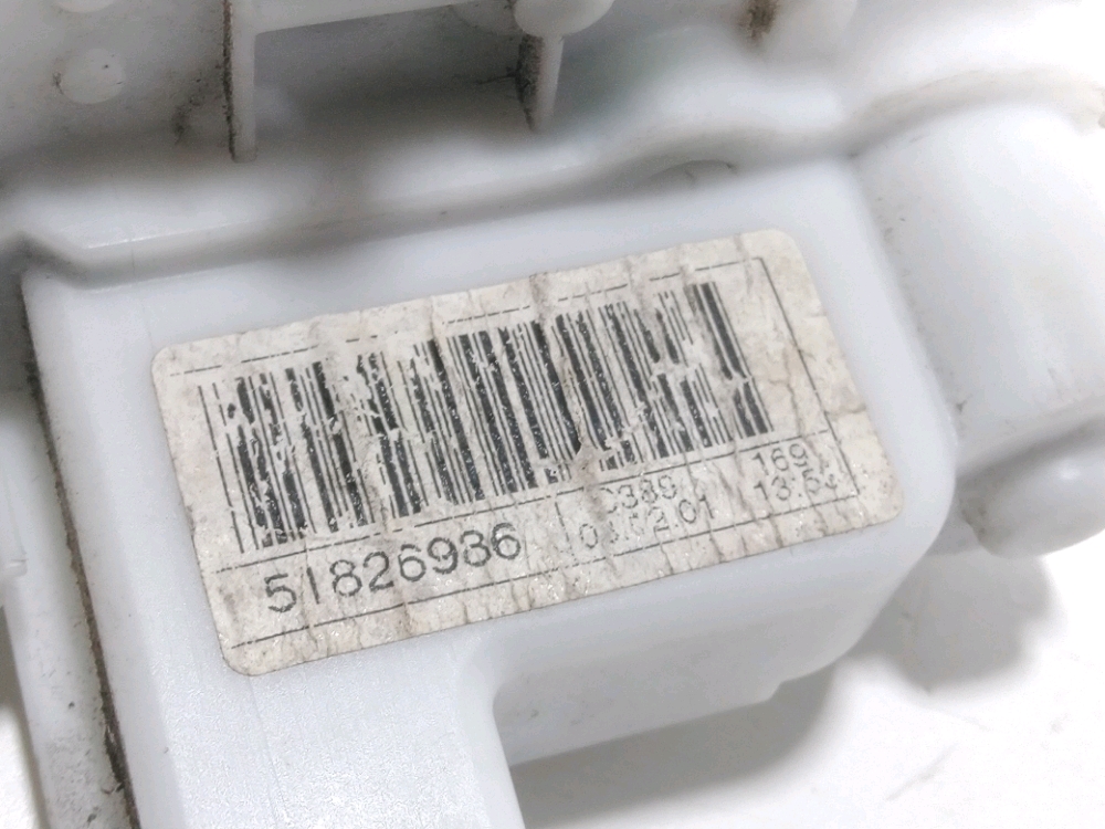 Serrure de porte arrière gauche