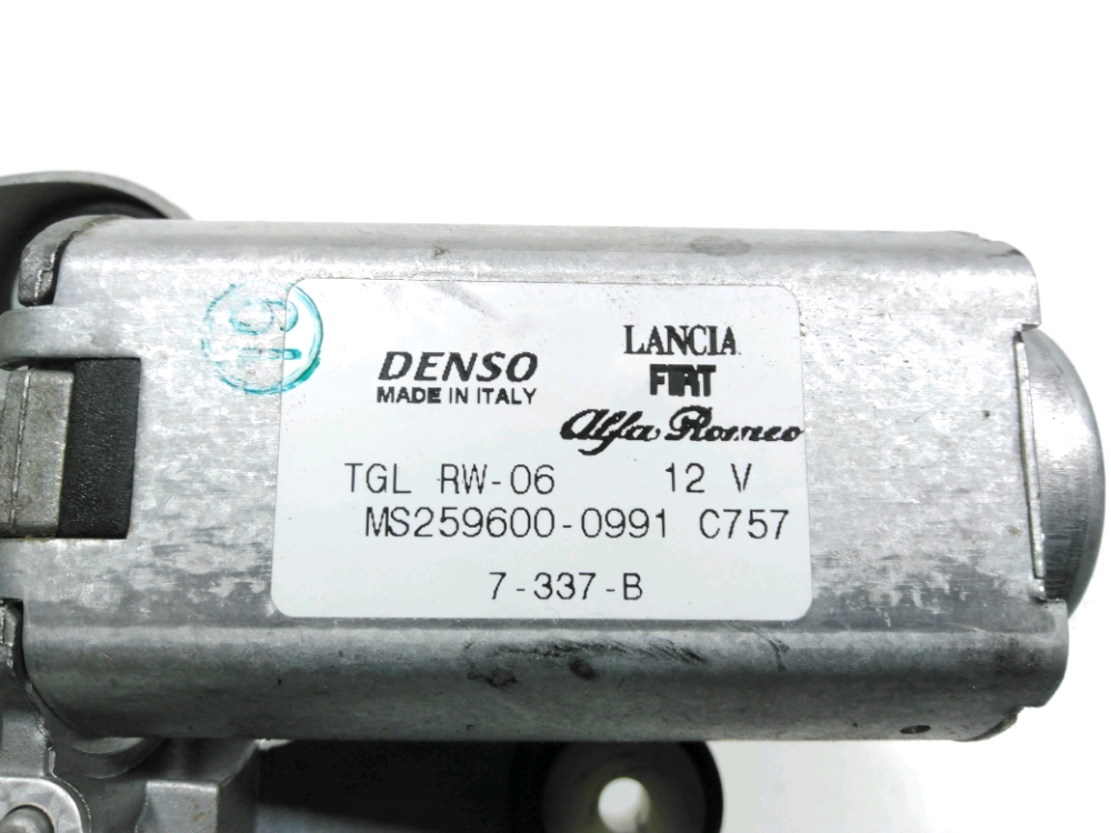 Moteur d'essuie glace arrière