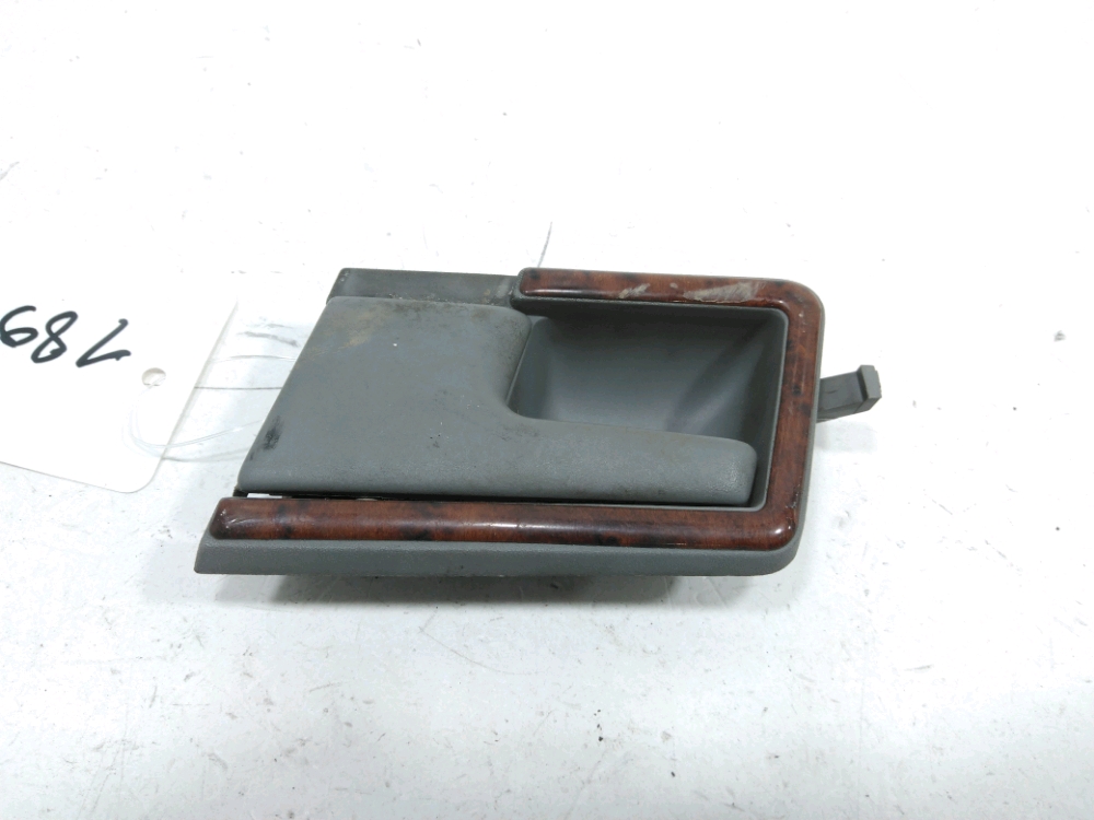 Poignee interieure porte avant gauche