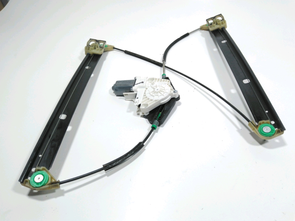 Lève-vitre électrique avant gauche